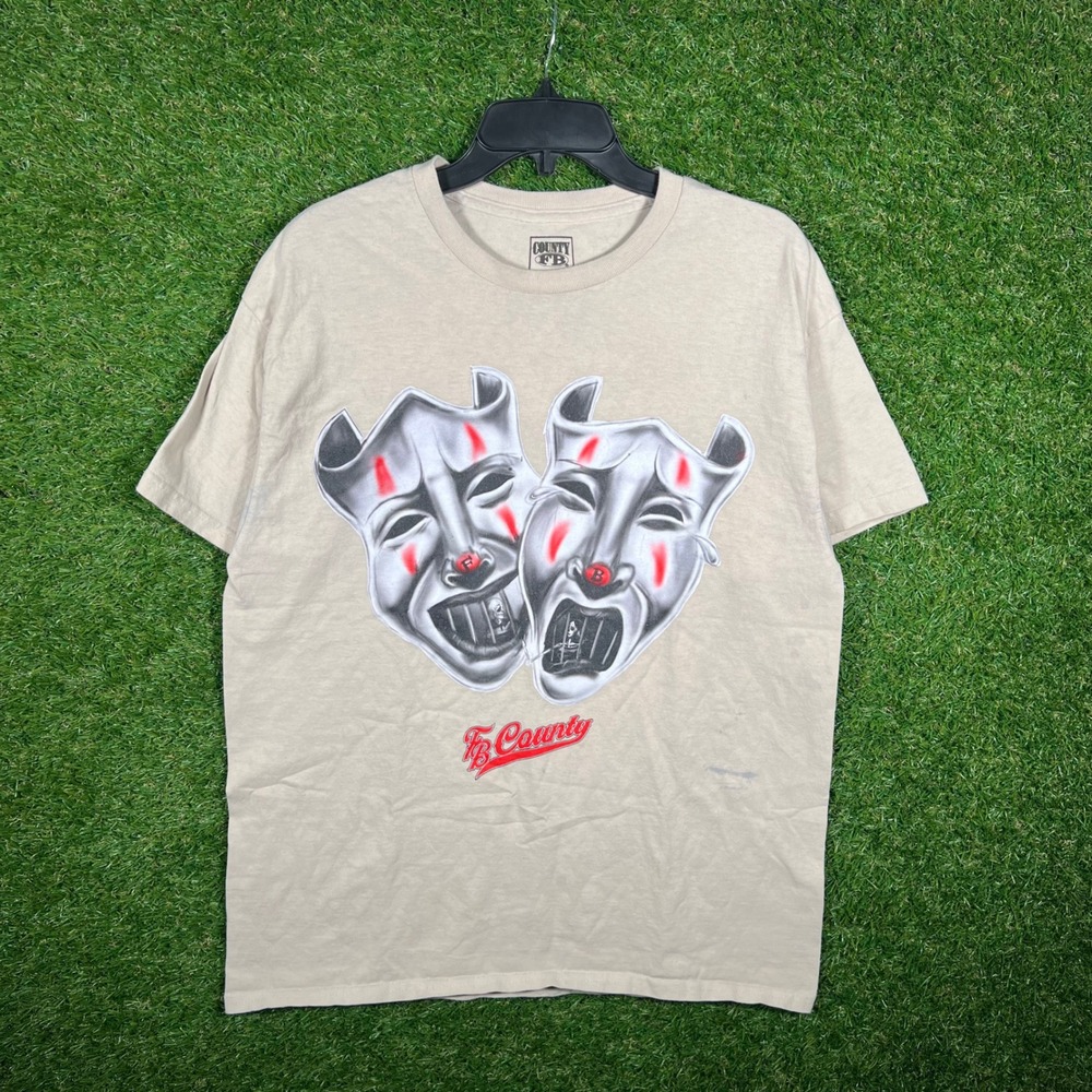 FB County Mens Large Tan Drama‎ Masks Graphic T-Shirt Smile Now Cry Streetwear